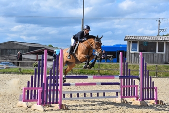 Jessica Walker wins NAF Five Star Bronze League Qualifier at Northallerton Equestrian Centre